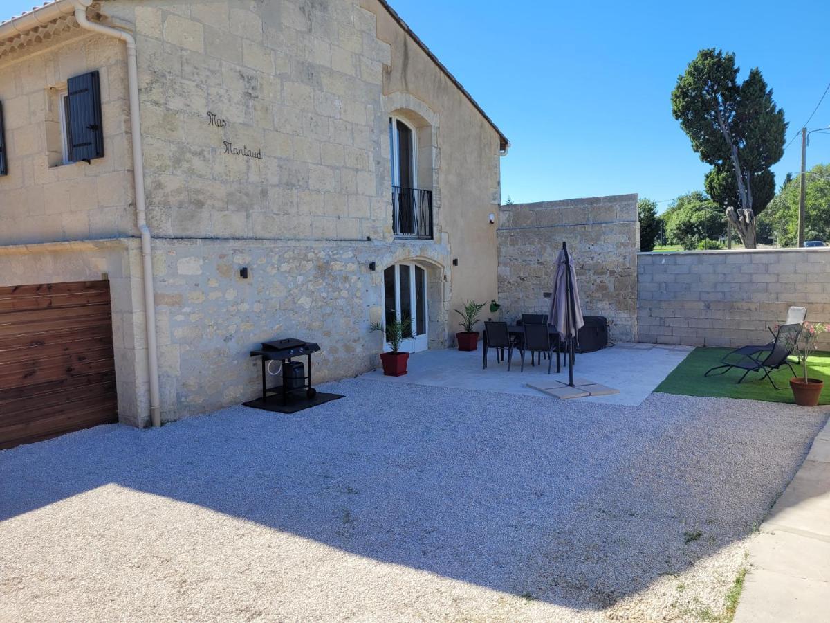 Appartement Dans Mas Provencal Arlés Exterior foto